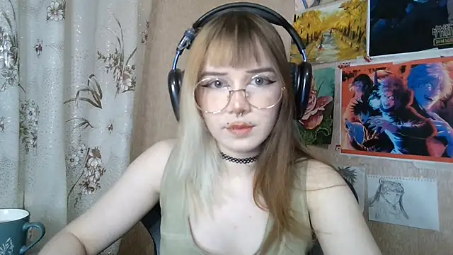 Snapshot of MilaTyan chatting on 05/27/26, 04:15 MilaTyan online show from 05/27/26, 04:15