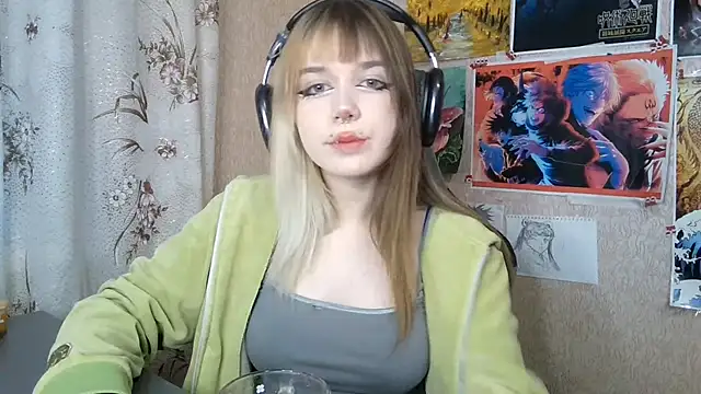 Snapshot of MilaTyan chatting on 05/29/26, 04:05 MilaTyan online show from 05/29/26, 04:05