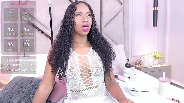 Snapshot of Chloe-Rose- chatting on 04/03/26, 04:32 Chloe-Rose- online show from 04/03/26, 04:32
