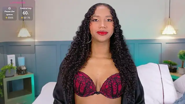 Snapshot of Chloe-Rose- chatting on 04/27/26, 06:00 Chloe-Rose- online show from 04/27/26, 06:00