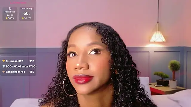Snapshot of Chloe-Rose- chatting on 05/14/26, 04:30 Chloe-Rose- online show from 05/14/26, 04:30