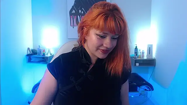 Snapshot of _carlotta_x chatting on 02/17/26, 01:40 carlotta x online show from 02/17/26, 01:40