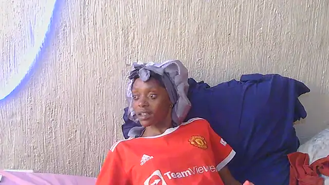 Snapshot of Ebony_Colossus chatting on 06/14/26, 10:39 Ebony Colossus online show from 06/14/26, 10:39