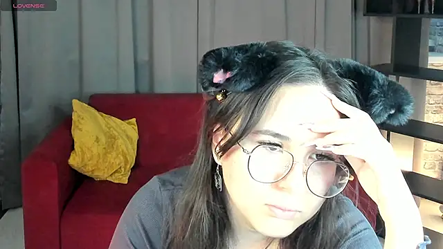 Snapshot of leylamirage chatting on 04/05/26, 12:24 leylamirage online show from 04/05/26, 12:24
