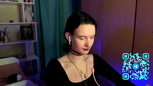 Snapshot of MabelDefina chatting on 03/28/26, 01:00 MabelDefina online show from 03/28/26, 01:00