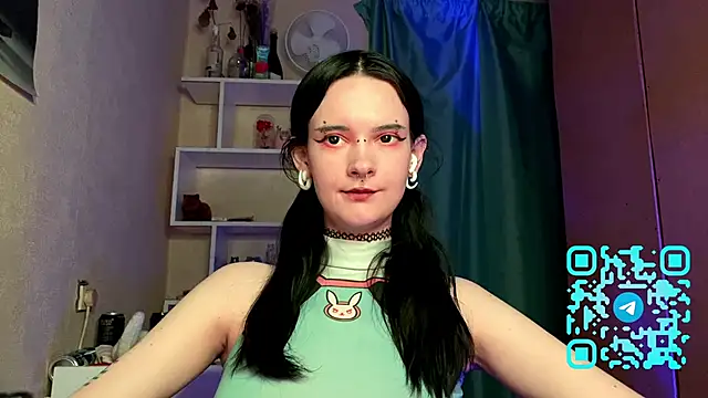 Snapshot of MabelDefina chatting on 04/05/26, 11:07 MabelDefina online show from 04/05/26, 11:07