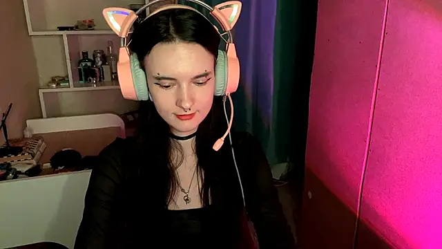Snapshot of MabelDefina chatting on 05/14/26, 05:03 MabelDefina online show from 05/14/26, 05:03