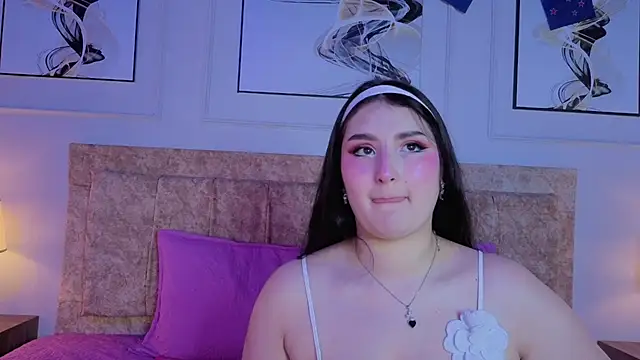 zoe moon   online show from 07/08/26, 11:37