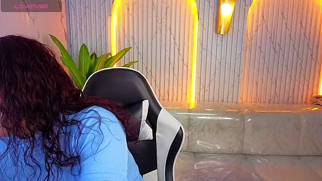 Natasha  tp online show from 06/05/26, 12:44