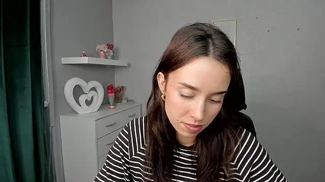 AdeleSolo online show from 05/11/26, 05:35