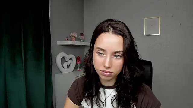 AdeleSolo online show from 06/04/26, 05:35