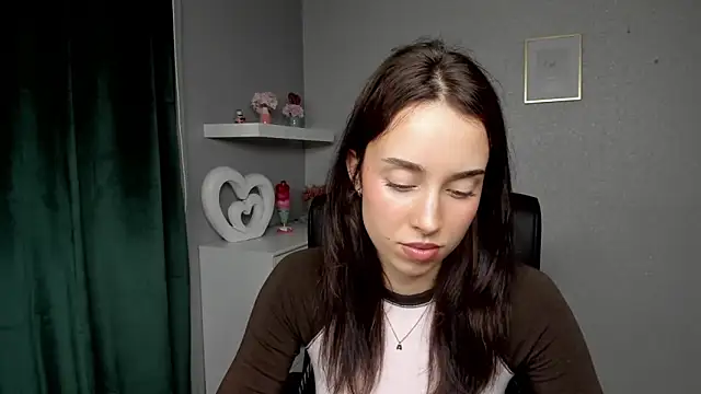 AdeleSolo online show from 06/05/26, 12:33