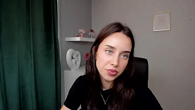 AdeleSolo online show from 06/08/26, 10:26