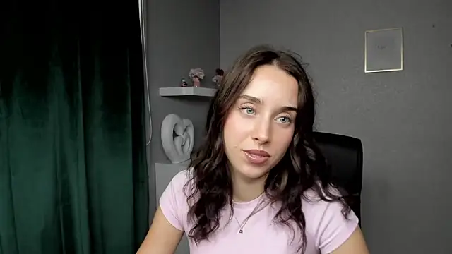 AdeleSolo online show from 06/09/26, 10:27
