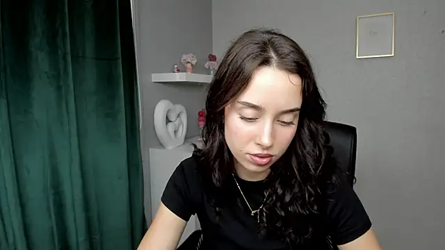 AdeleSolo online show from 06/10/26, 06:23