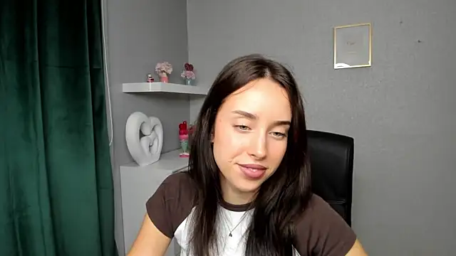 AdeleSolo online show from 06/15/26, 09:55