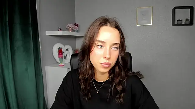 AdeleSolo online show from 07/05/26, 08:21