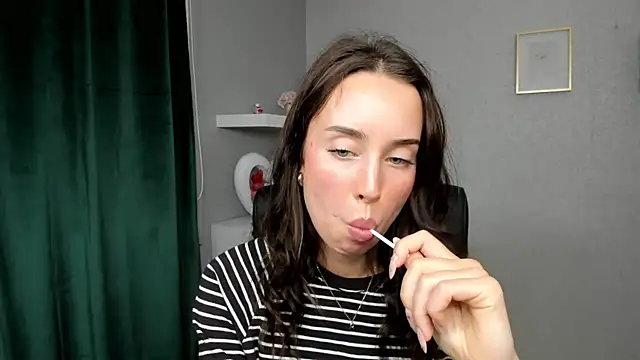 AdeleSolo online show from 07/06/26, 03:03