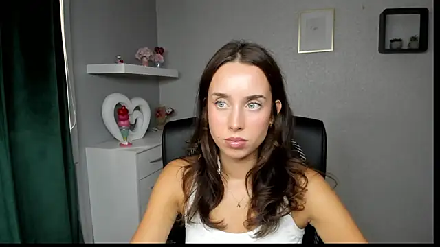 AdeleSolo online show from 07/24/26, 12:36