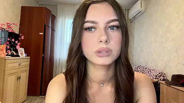 StephaniCute online show from 06/07/26, 04:00