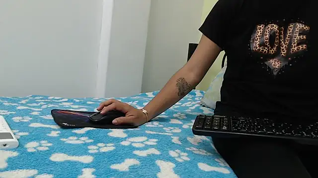 skinnysexy18 online show from 06/01/26, 08:10