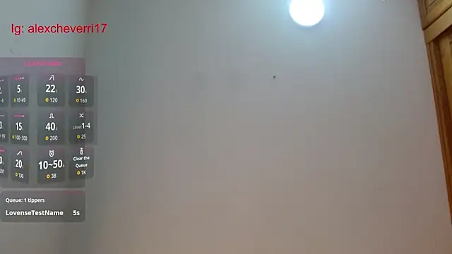 Snapshot of axellblue chatting on 04/07/26, 01:17 axellblue online show from 04/07/26, 01:17