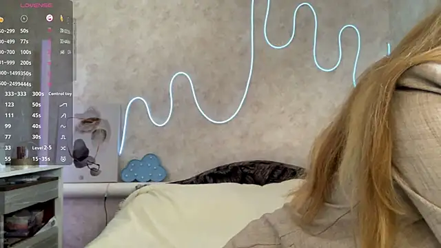 Snapshot of VictoriaDeese chatting on 06/05/26, 03:13 VictoriaDeese online show from 06/05/26, 03:13