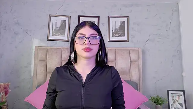 Snapshot of IsabellaRossi chatting on 05/19/26, 06:36 IsabellaRossi online show from 05/19/26, 06:36