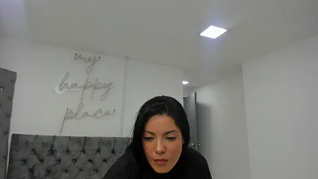 Snapshot of Evelin__thompsson chatting on 04/23/26, 03:41 Evelin thompsson online show from 04/23/26, 03:41