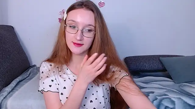 Snapshot of miay_here_ chatting on 03/25/26, 04:24 miay here online show from 03/25/26, 04:24