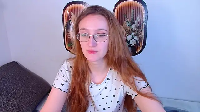 Snapshot of miay_here_ chatting on 04/20/26, 04:43 miay here online show from 04/20/26, 04:43