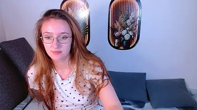 Snapshot of miay_here_ chatting on 04/21/26, 04:45 miay here online show from 04/21/26, 04:45
