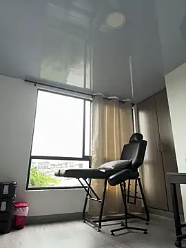 Snapshot of katasanz chatting on 04/15/26, 01:51 katasanz online show from 04/15/26, 01:51