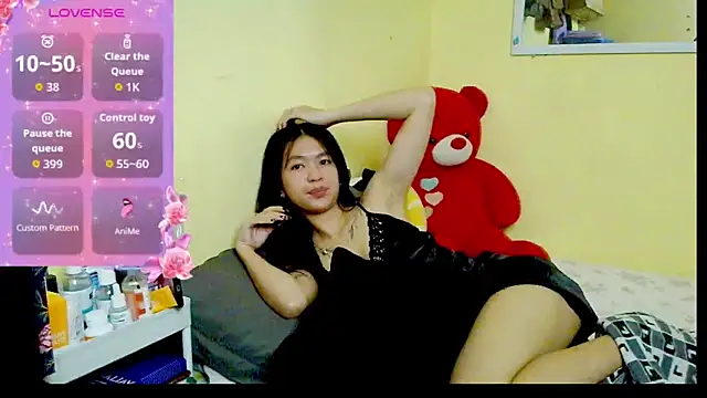 Luna Moonfang online show from 07/28/26, 03:21