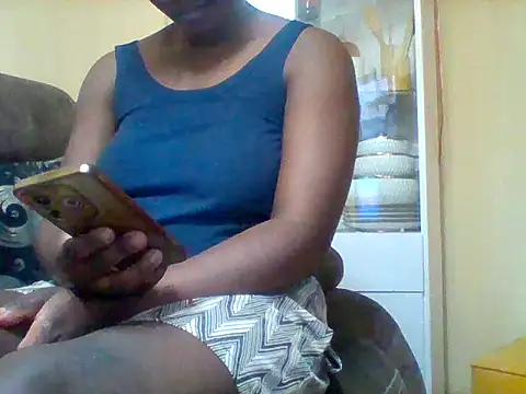 Snapshot of zee66658 chatting on 06/12/26, 09:25 zee66658 online show from 06/12/26, 09:25