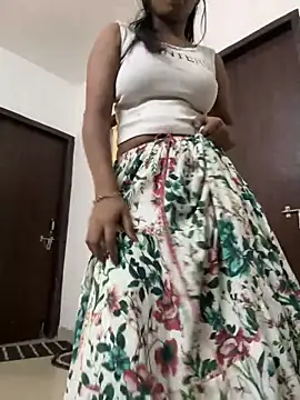 meenu cuties online show from 06/05/26, 06:42