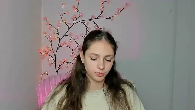 KissMeJulia online show from 06/17/26, 11:12