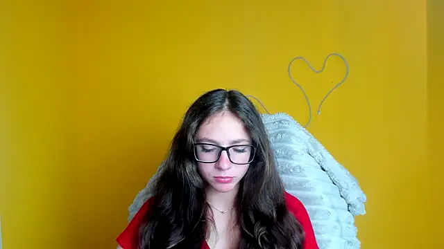 KissMeJulia online show from 06/18/26, 11:25