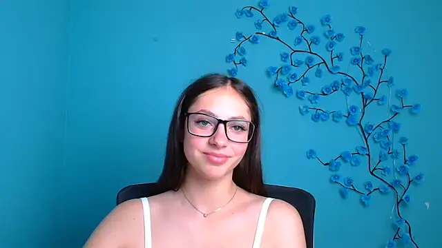 KissMeJulia online show from 06/19/26, 11:25