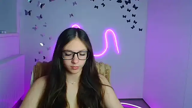 KissMeJulia online show from 06/20/26, 05:32