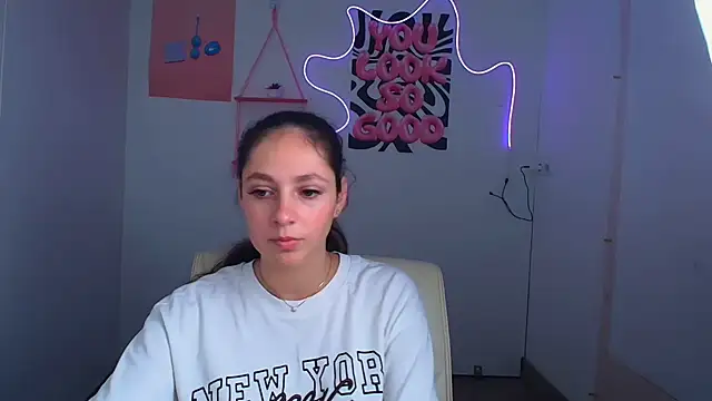 KissMeJulia online show from 06/30/26, 11:11