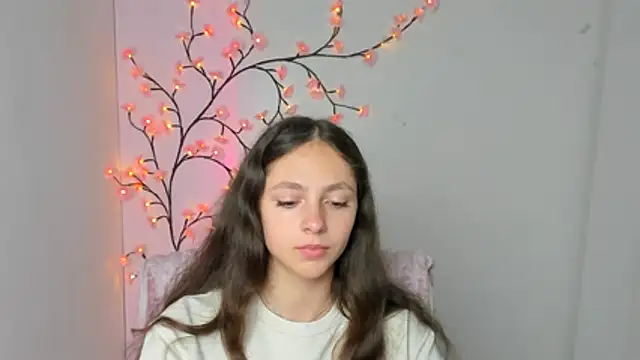 KissMeJulia online show from 07/04/26, 05:35