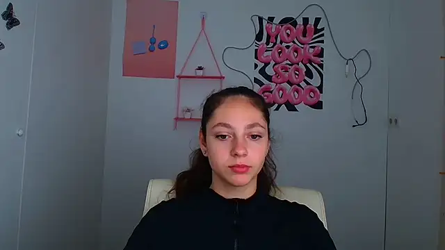 KissMeJulia online show from 07/07/26, 05:32