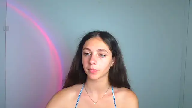 KissMeJulia online show from 08/03/26, 09:04