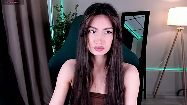 Snapshot of Adele_Lanea chatting on 05/15/26, 12:06 Adele Lanea online show from 05/15/26, 12:06