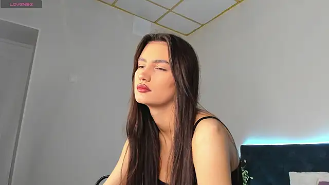 Snapshot of Adele_Lanea chatting on 06/12/26, 01:04 Adele Lanea online show from 06/12/26, 01:04