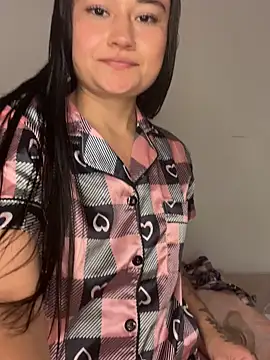Snapshot of Sofia-squir chatting on 03/15/26, 03:23 Sofia-squir online show from 03/15/26, 03:23