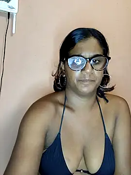 Snapshot of indianstrawberrylips4u chatting on 02/24/26, 06:06 indianstrawberrylips4u online show from 02/24/26, 06:06