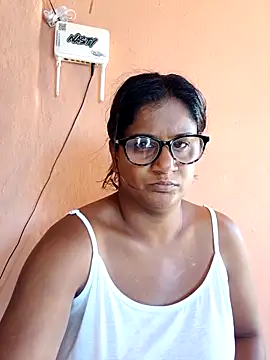 Snapshot of indianstrawberrylips4u chatting on 03/05/26, 06:31 indianstrawberrylips4u online show from 03/05/26, 06:31