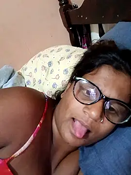 Snapshot of indianstrawberrylips4u chatting on 03/07/26, 05:43 indianstrawberrylips4u online show from 03/07/26, 05:43